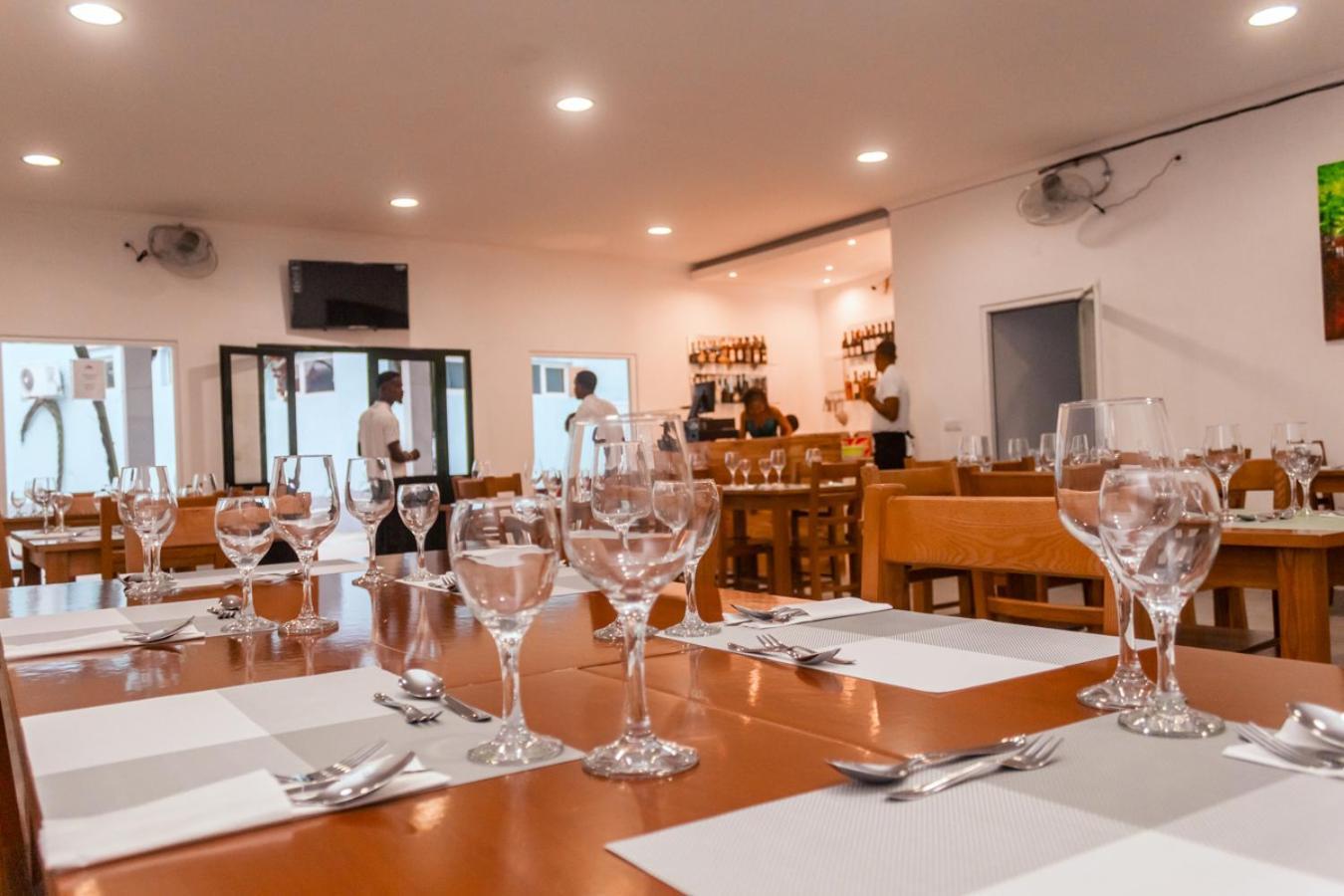 Hotel Vitoria 상투메 외부 사진