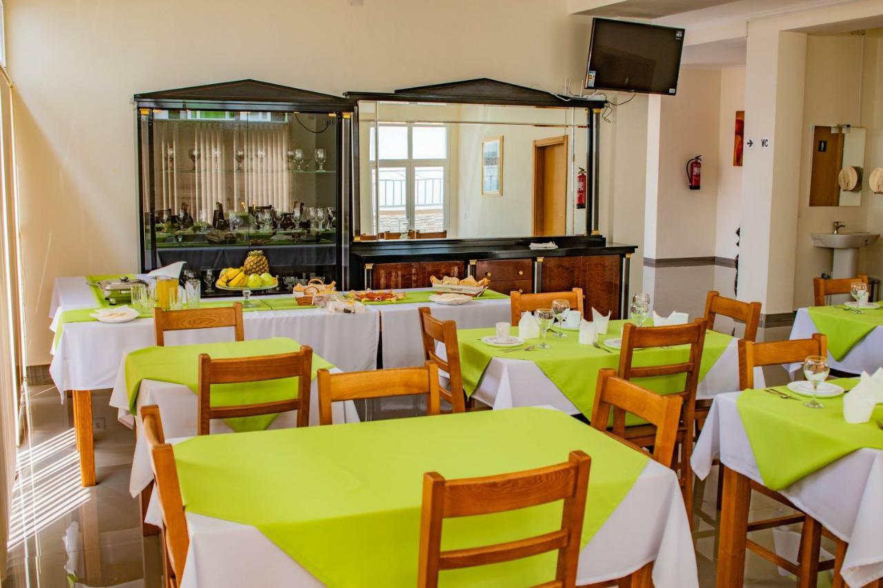 Hotel Vitoria 상투메 외부 사진