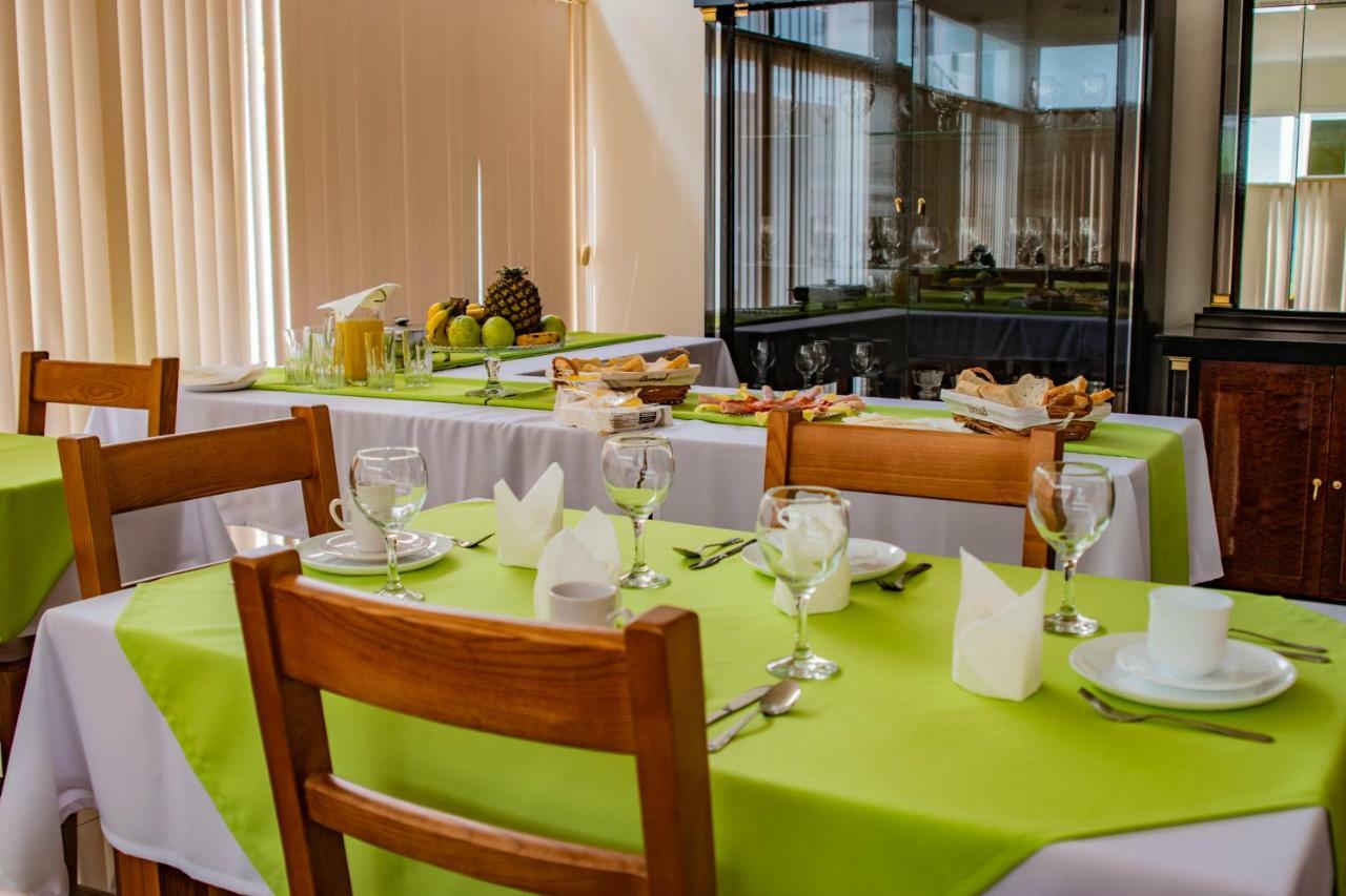 Hotel Vitoria 상투메 외부 사진
