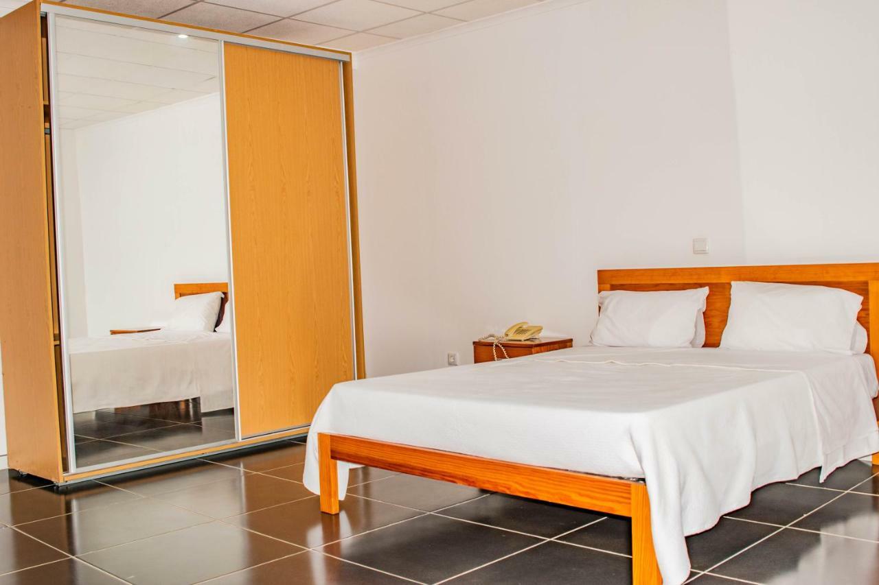 Hotel Vitoria 상투메 외부 사진