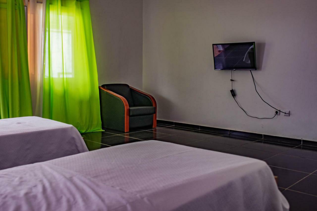 Hotel Vitoria 상투메 외부 사진