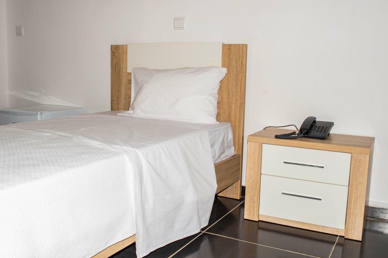 Hotel Vitoria 상투메 외부 사진